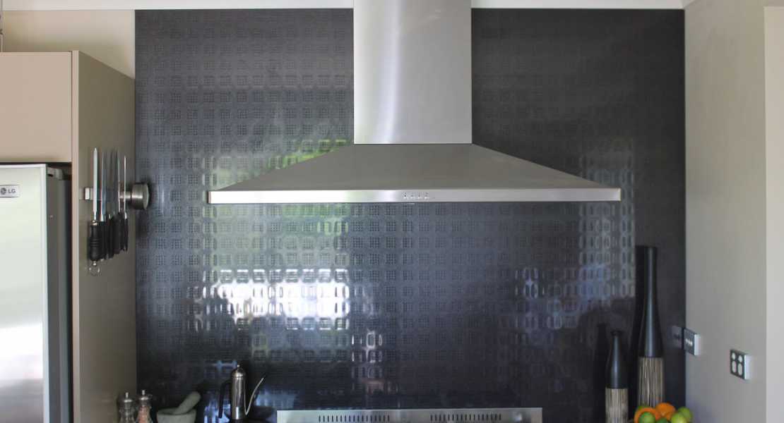 Glass Splashback in Kitchen