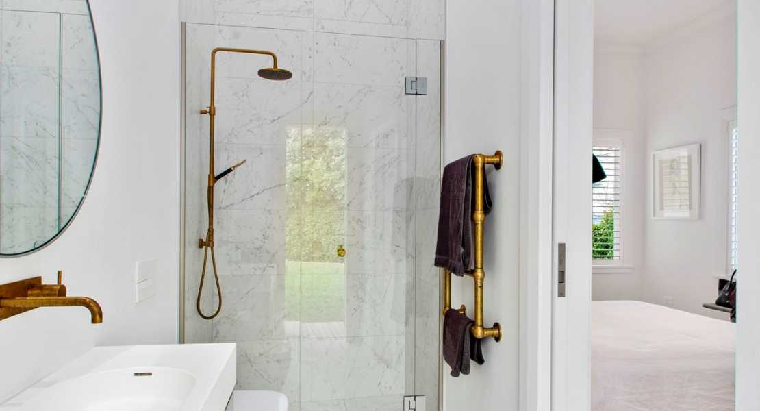 Frameless Glass Shower Room